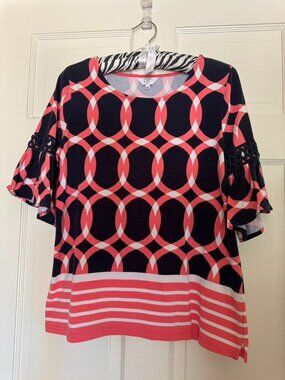 Crown & Ivy Women's short-sleeve pullover.